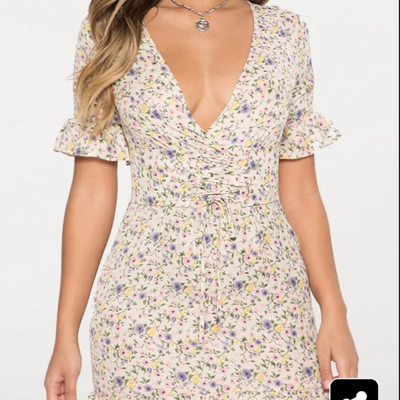 Sold Pretty Little Thing floral dress UK 6 - Picture 1 of 5